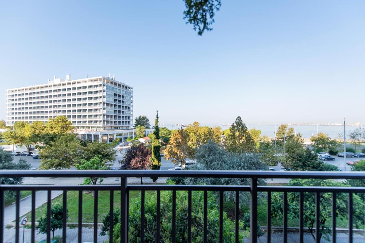 Moon Seafront 3-bedroom By Halu! Apartment Thessaloniki